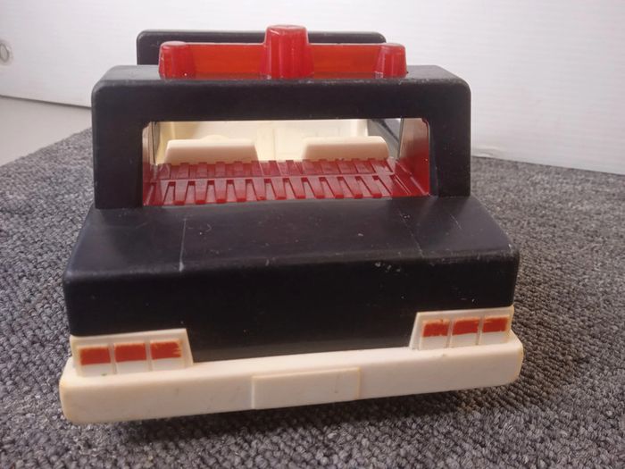 vintage voiture de police fisher price + 2 figurines - photo numéro 5