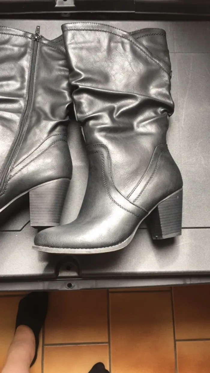 paire de botte 39 neuve - photo numéro 2