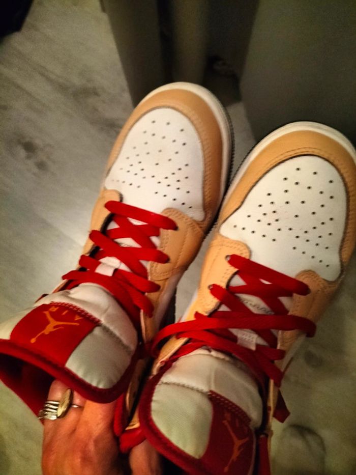 Baskets montantes Jordan Nike pointure 39 en très bon état - photo numéro 18