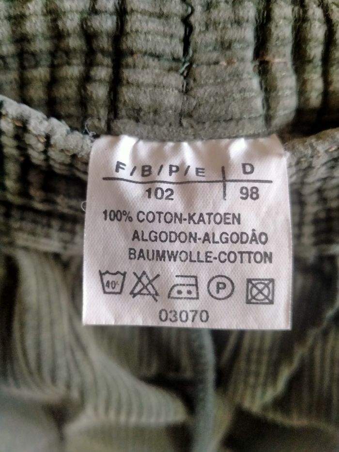 Pantalon velours kaki enfant/ taille 4 ans/ tres bon etat. - photo numéro 3