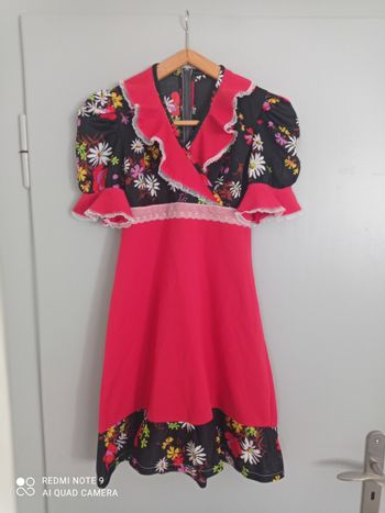 Robe rouge et fleurs t34 vintage