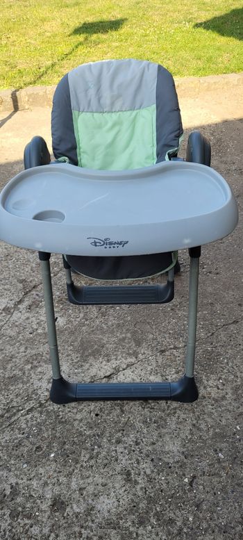 Chaise haute bébé
