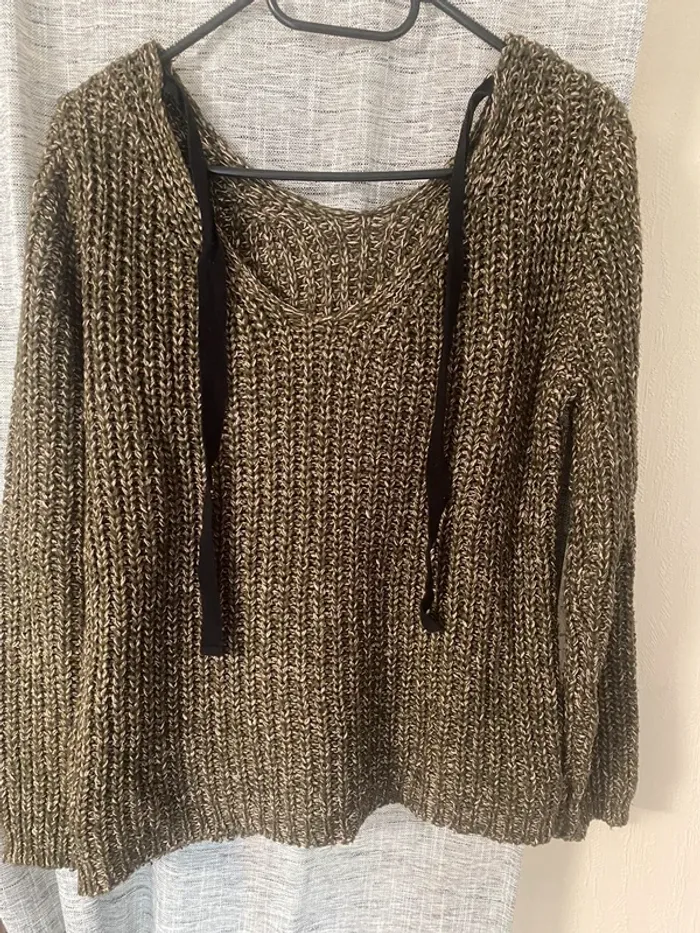 Pull maille kaki doré – Taille S/M – Détail ruban au dos - photo numéro 4