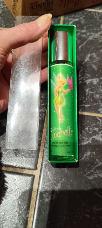 Très bonne eau de toilette fille fée clochette