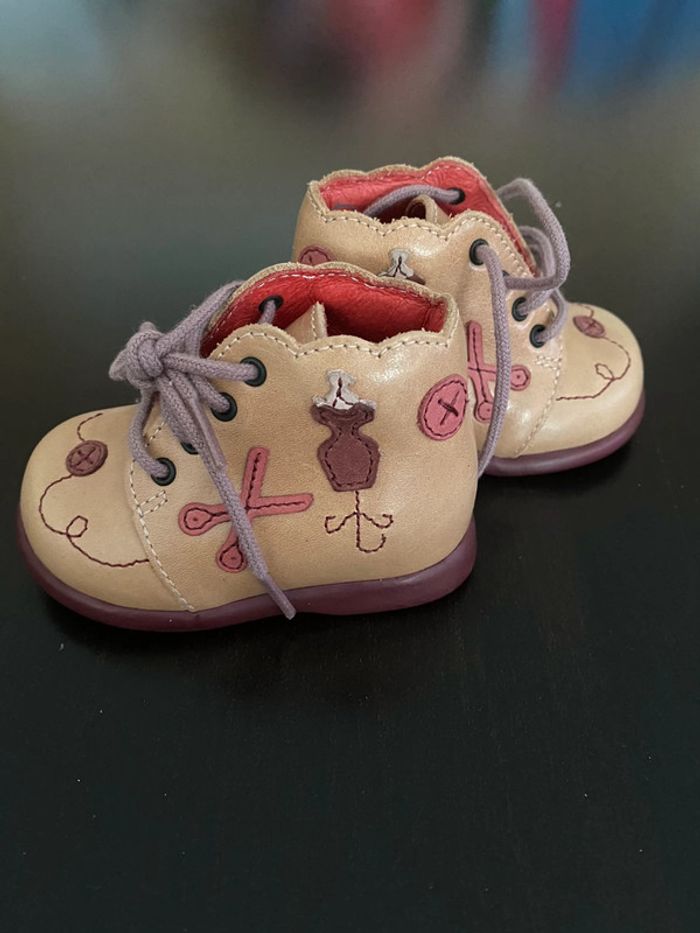 Chaussure bébé fille 👧 taille 17 - photo numéro 2