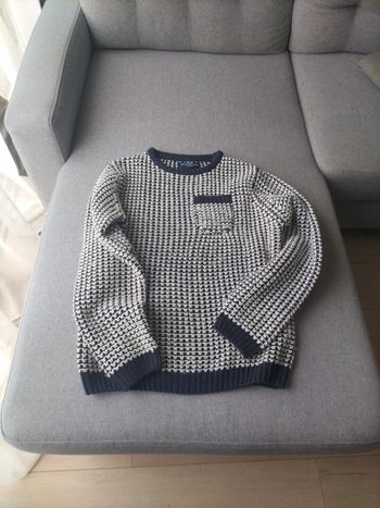Pull en maille marine et blanc