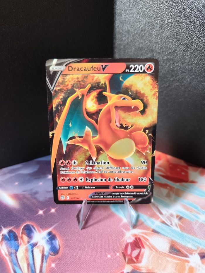 Carte pokémon neuve 🇨🇵 Dracaufeu V 017/172 stars Étincelantes - photo numéro 2