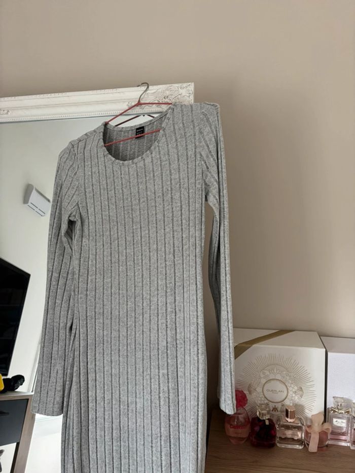 Robe longue grise - photo numéro 3