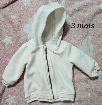 Veste coeur blanche, Orchestra, 3 mois. Toute douce.