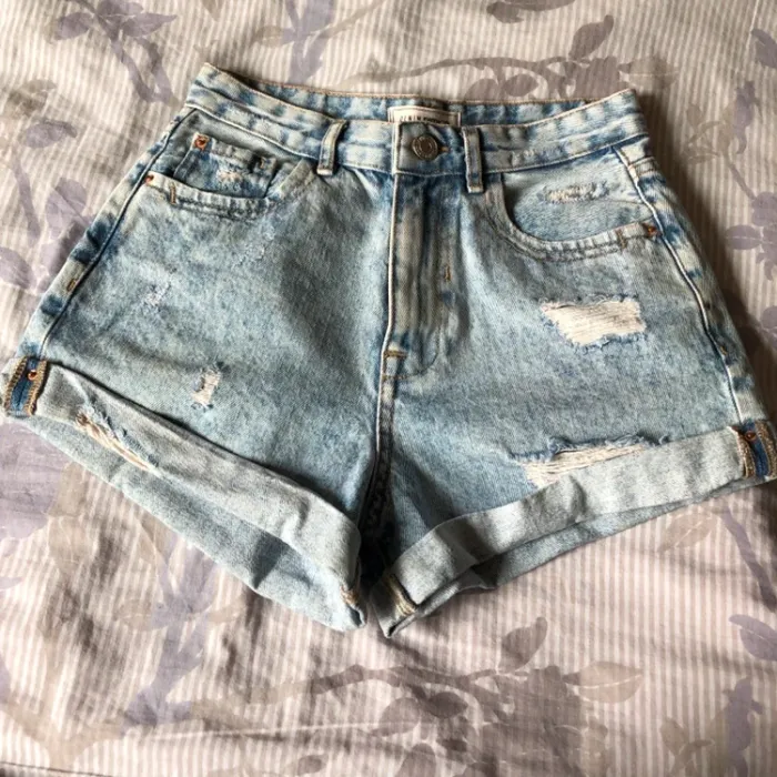 Short vintage mom