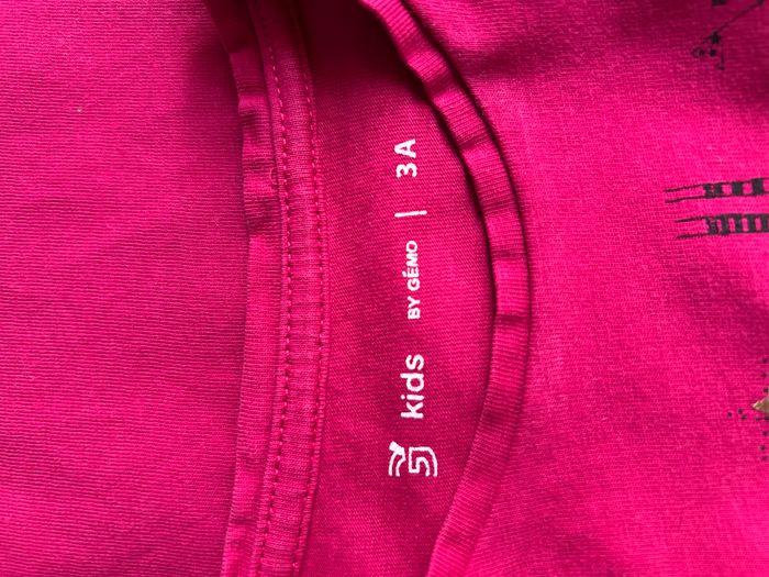 Tee-shirt imprimé noir et doré taille 3 ans - photo numéro 4