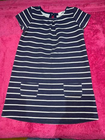 Robe manches courtes