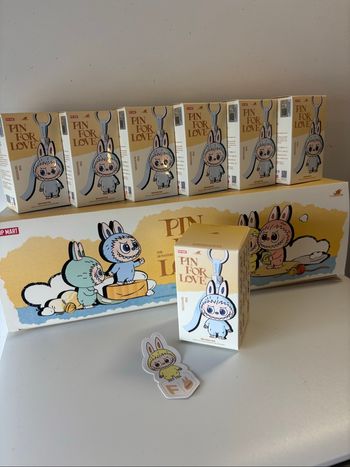 Labubu pin for love- F