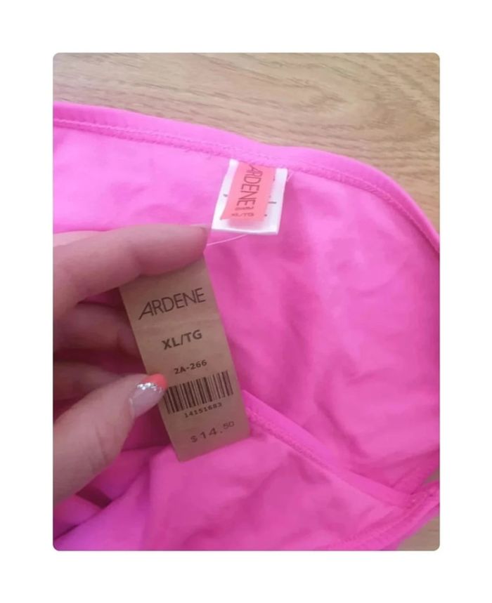 Magnifique bas de maillot de bain avec bijoux - photo numéro 3