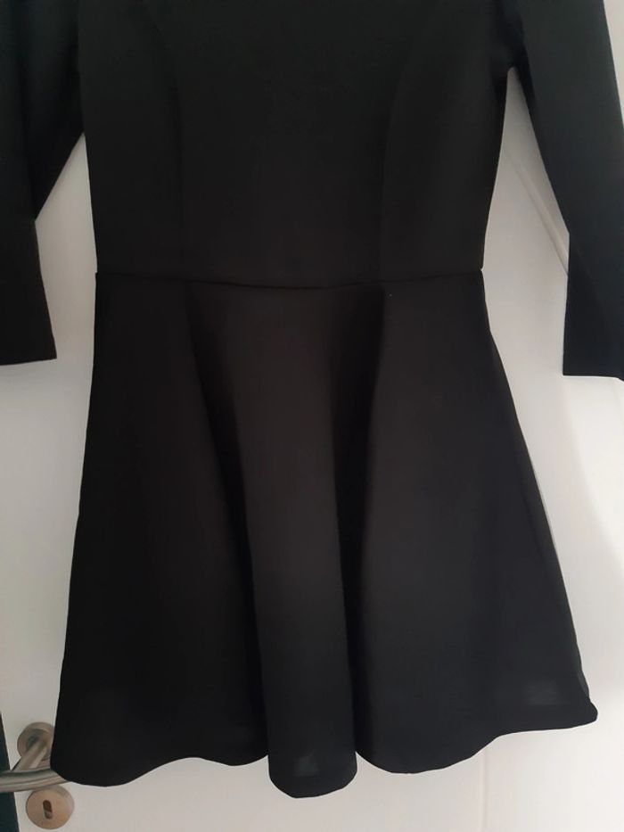 Robe noire - photo numéro 3