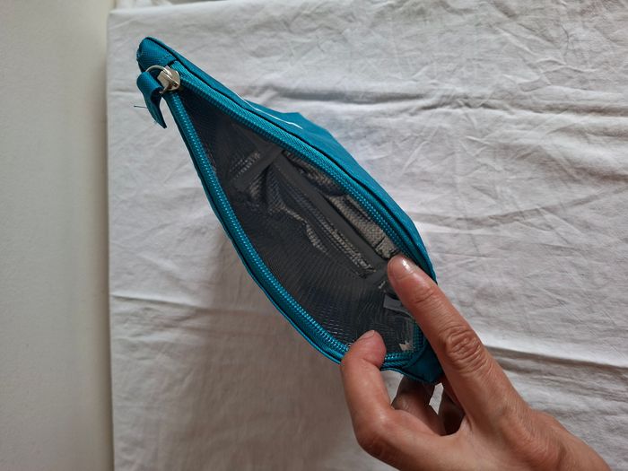 Pochette isotherme turquoise Yves Rocher - photo numéro 3