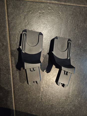 Lot adaptateur  pour  poussette  bébé  confort Laika