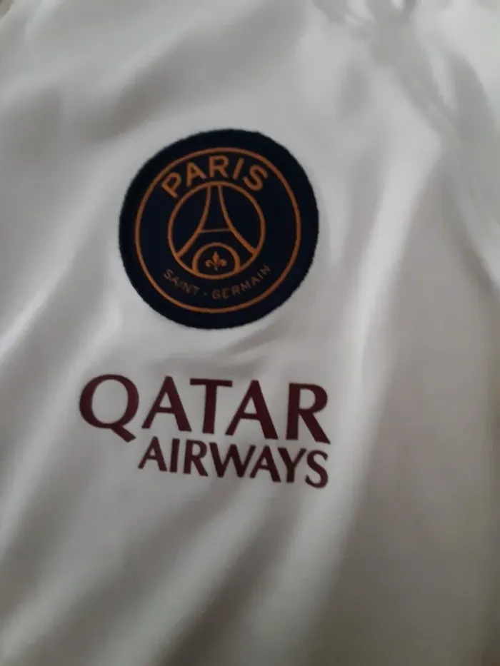 Veste de survêtement PSG - photo numéro 2