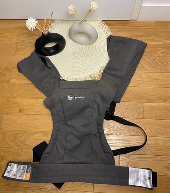 Porte bébé Ergobaby modèle Embrace 