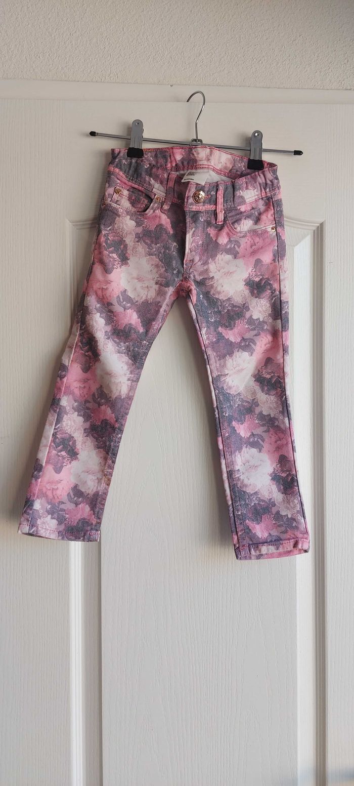 Joli jean fleuri 2/3 ans ( 98 cm)