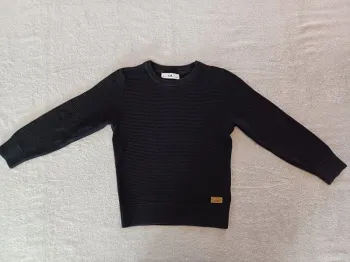 Pull noir C&A 7 ans (réf perso V57)(familleac72)