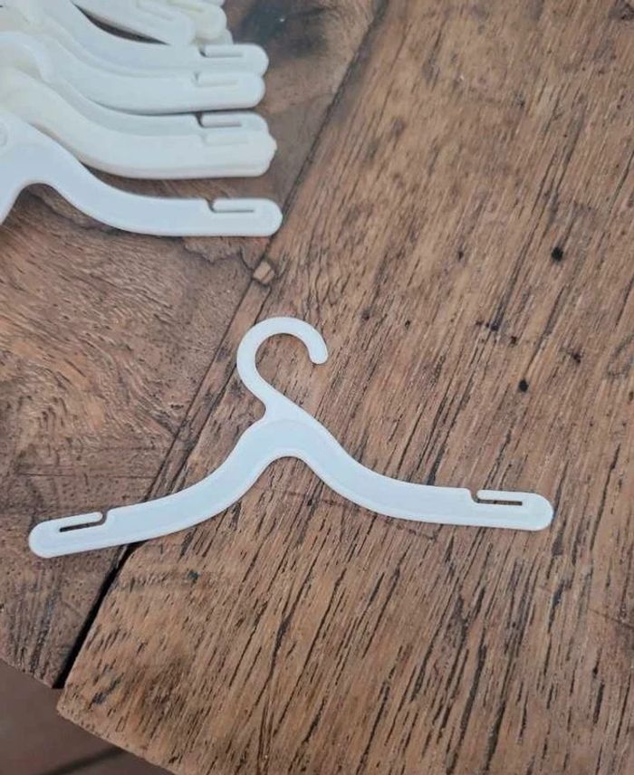 Lot de 18 cintres pour tressy de Bella - photo numéro 2