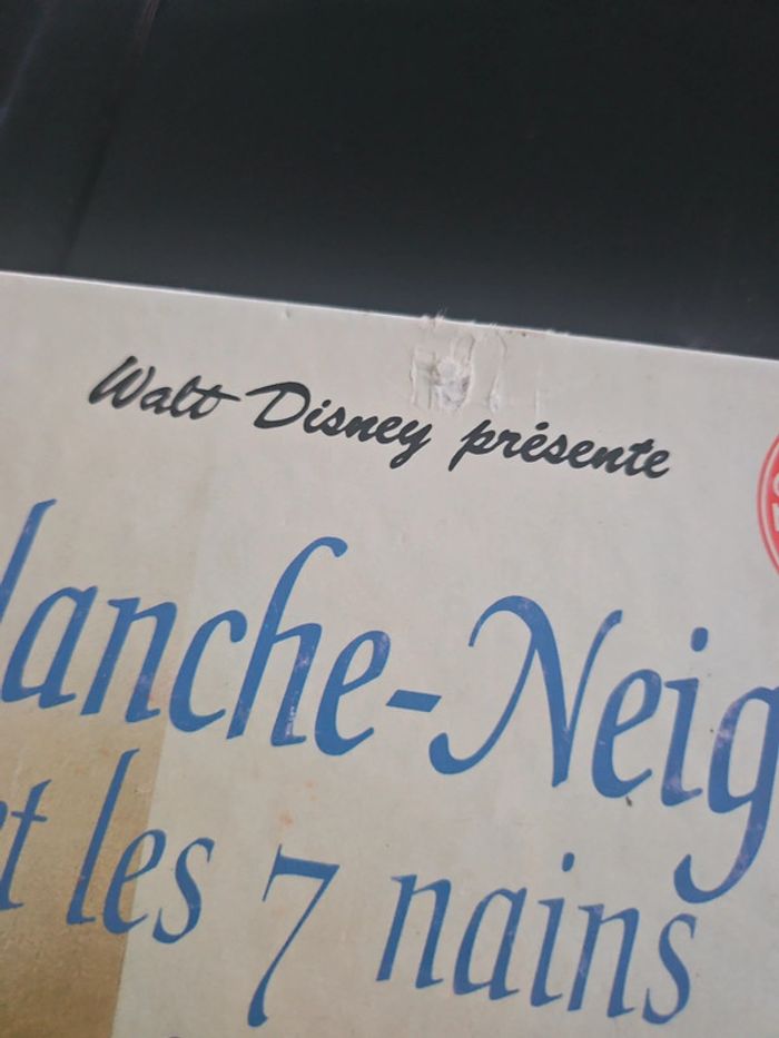 Livre "Blanche-Neige et les 7 nains" - photo numéro 2