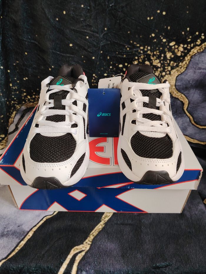 Baskets ASICS GEL-BND Femme - Neuves - Pointure 38 - photo numéro 2