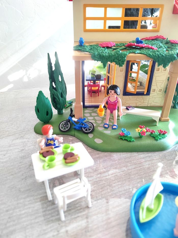 Maison de campagne playmobil et ses accessoires en très bon état - photo numéro 4