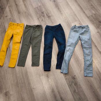 Lot 4 pantalons fille taille 10 ans