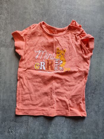 Tee-shirt à manches courtes taille 12 mois