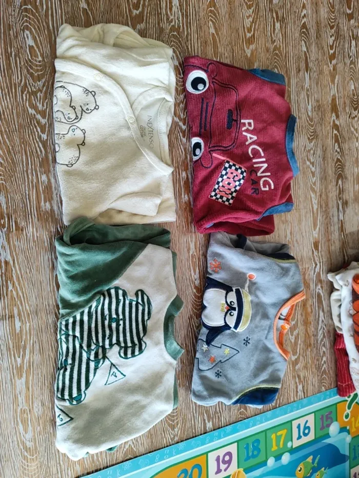 🍁 lot de 4 pyjamas taille 3 Mois 🍁