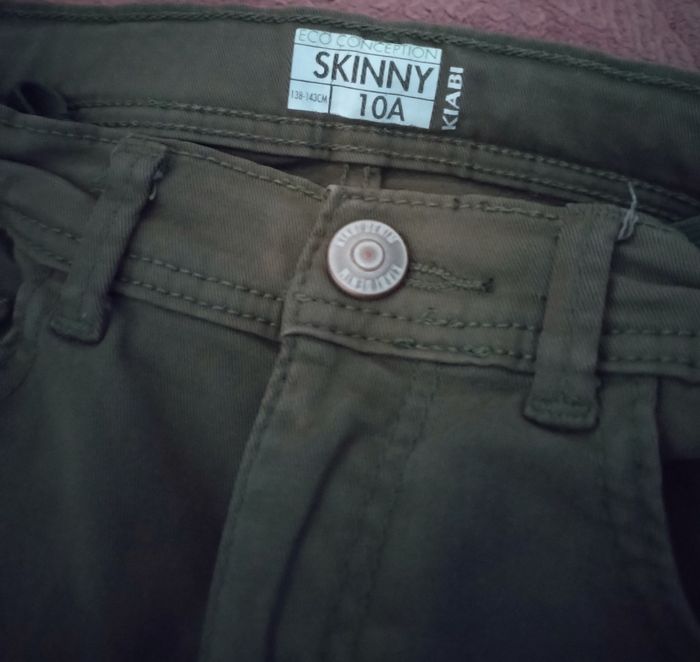 Jeans Skinny kaki "Kiabi" taille réglable 98% coton en très bon état
