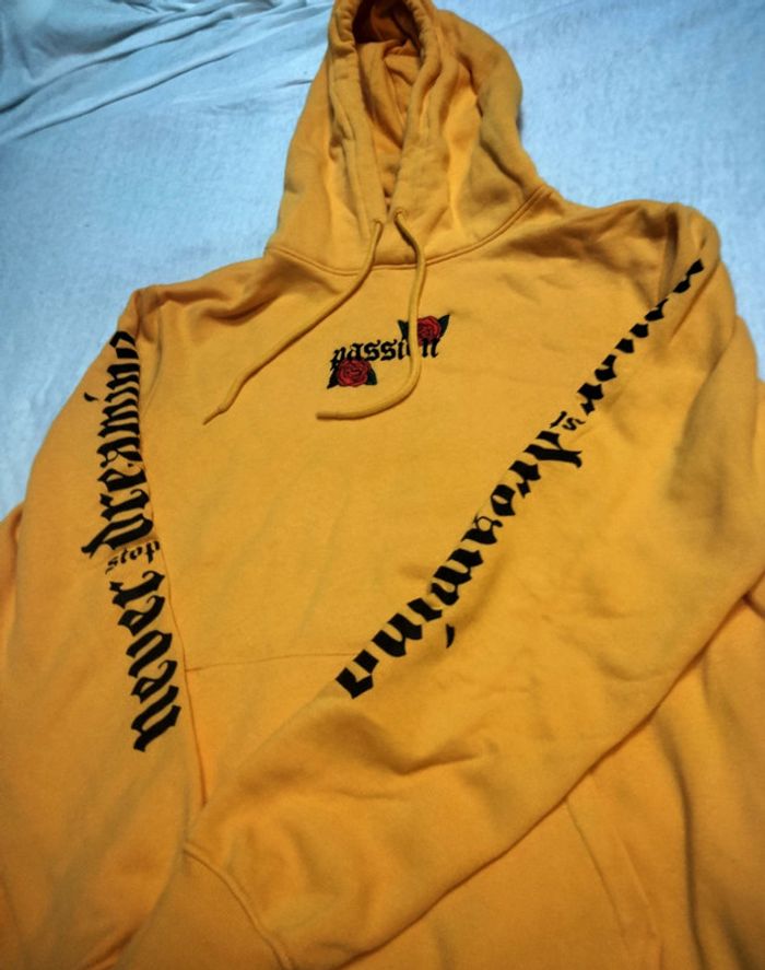 Pull jaune - photo numéro 3