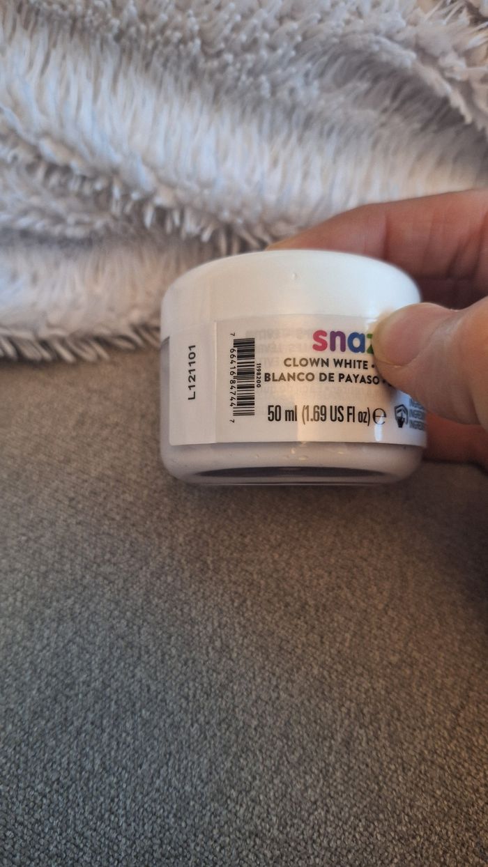 Maquillage blanc de Clown - photo numéro 4
