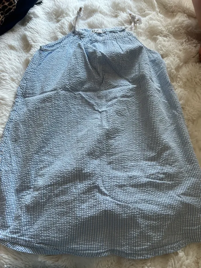 Robe H&M 8 ans - photo numéro 2