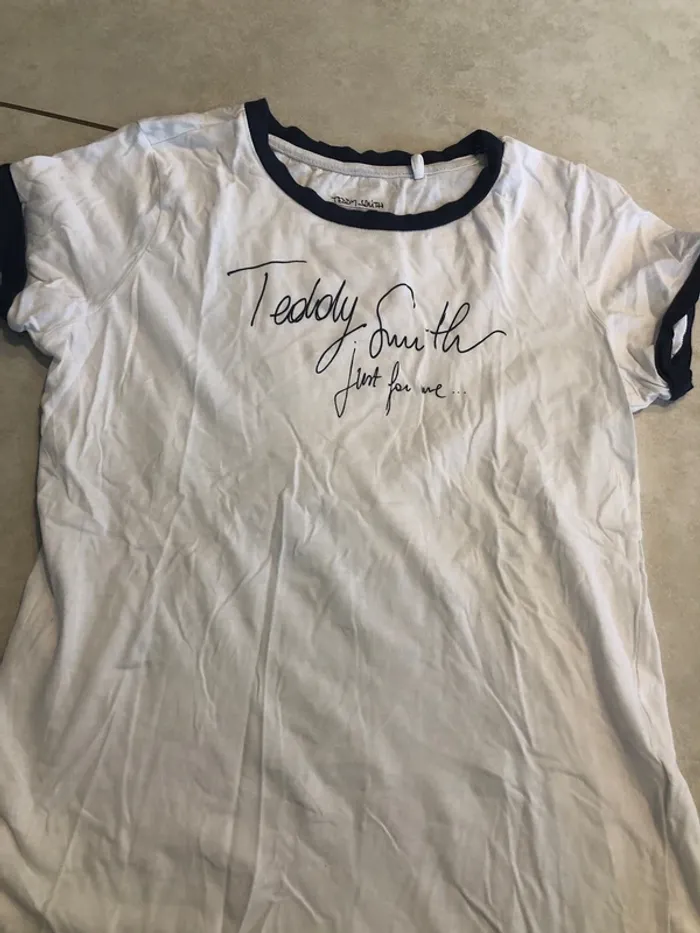 Tee shirt