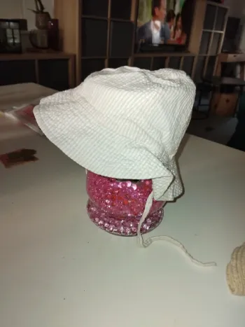 Chapeaux
