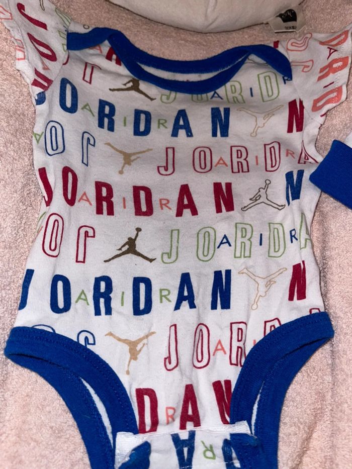 Body Jordan 6M + bonnet - photo numéro 2