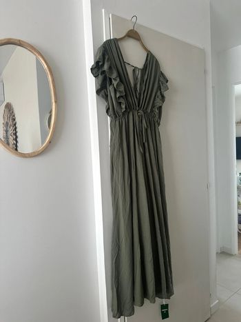 Robe longue Halara vert kaki – Taille S – Neuve avec étiquette