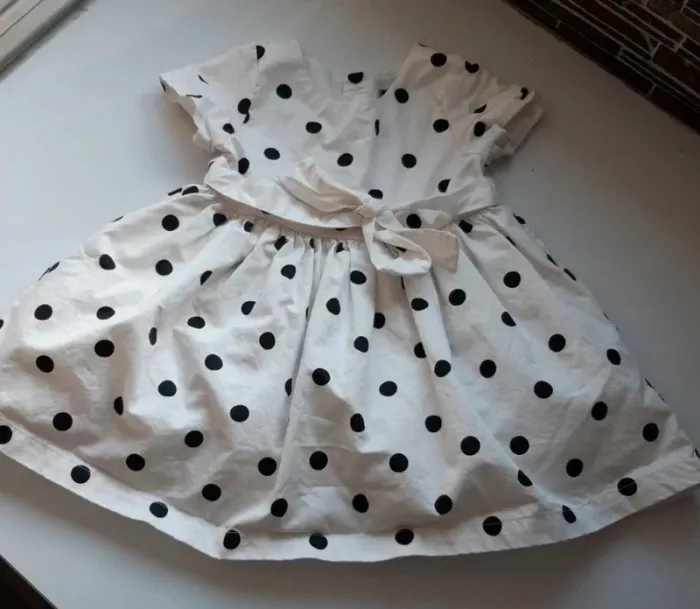 Robe à petit pois