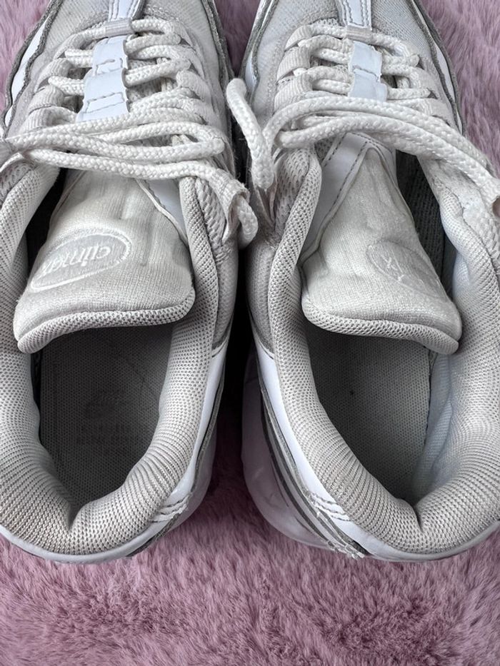 Nike Air Max 95 Triple White – Pointure 38 Réimperméabilisées - photo numéro 14