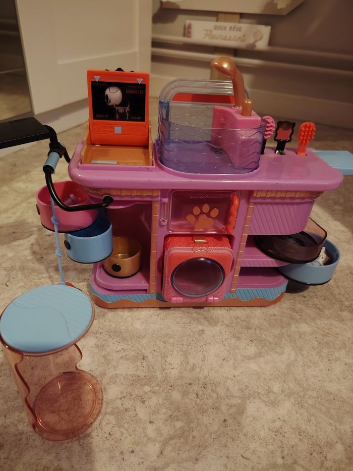 Vétérinaire poupée LOL