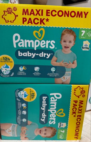 Lot de 2 cartons de couches Pampers Baby Dry, taille 7 (15 kg et +).