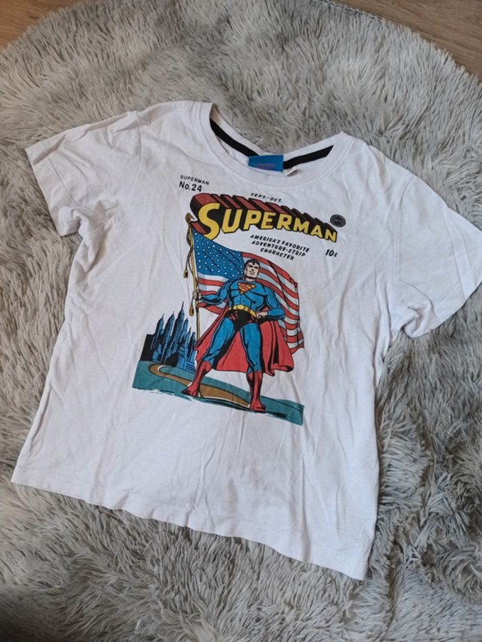 Tee-shirt "superman" taille 6-7ans
