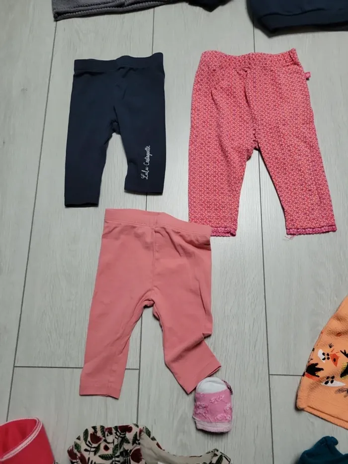 Lot 20 vêtements fille 6 mois - photo numéro 3