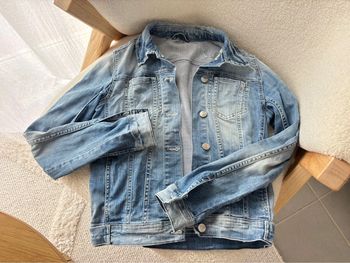 Veste en jean effet usé et délavé Zara taille xs