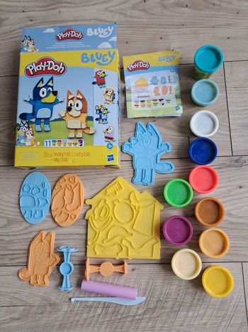 Bluey. Pate a modeler play doh bluey