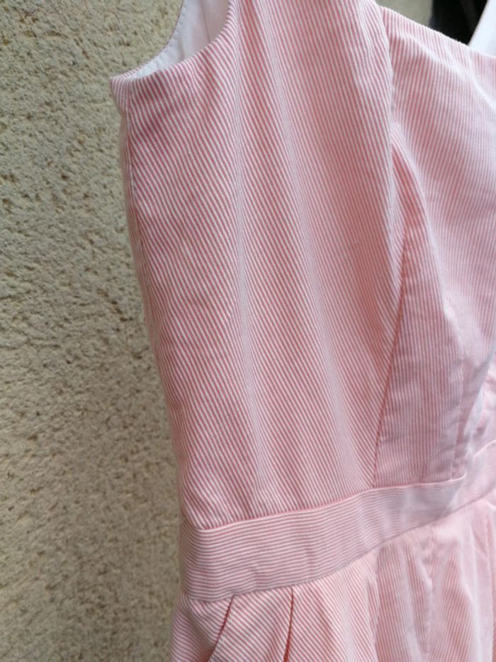 Robe à rayures fines rose et blanc coupe princesse - photo numéro 5
