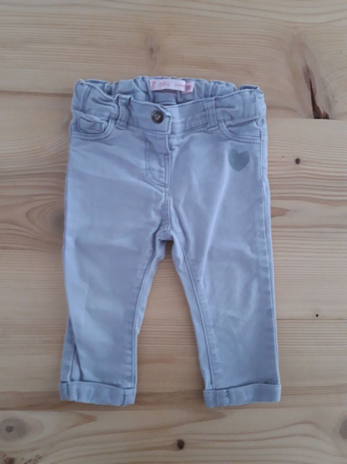 Lot 6  pantalons 12 mois - photo numéro 2